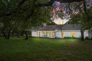 featured image of 10518 Signal Hill Rd