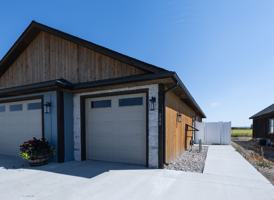 featured image of 288 E 5th S