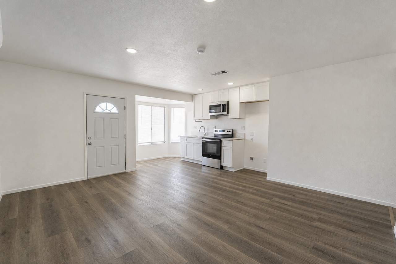 24897 Citadel St - Photo 5 of 14