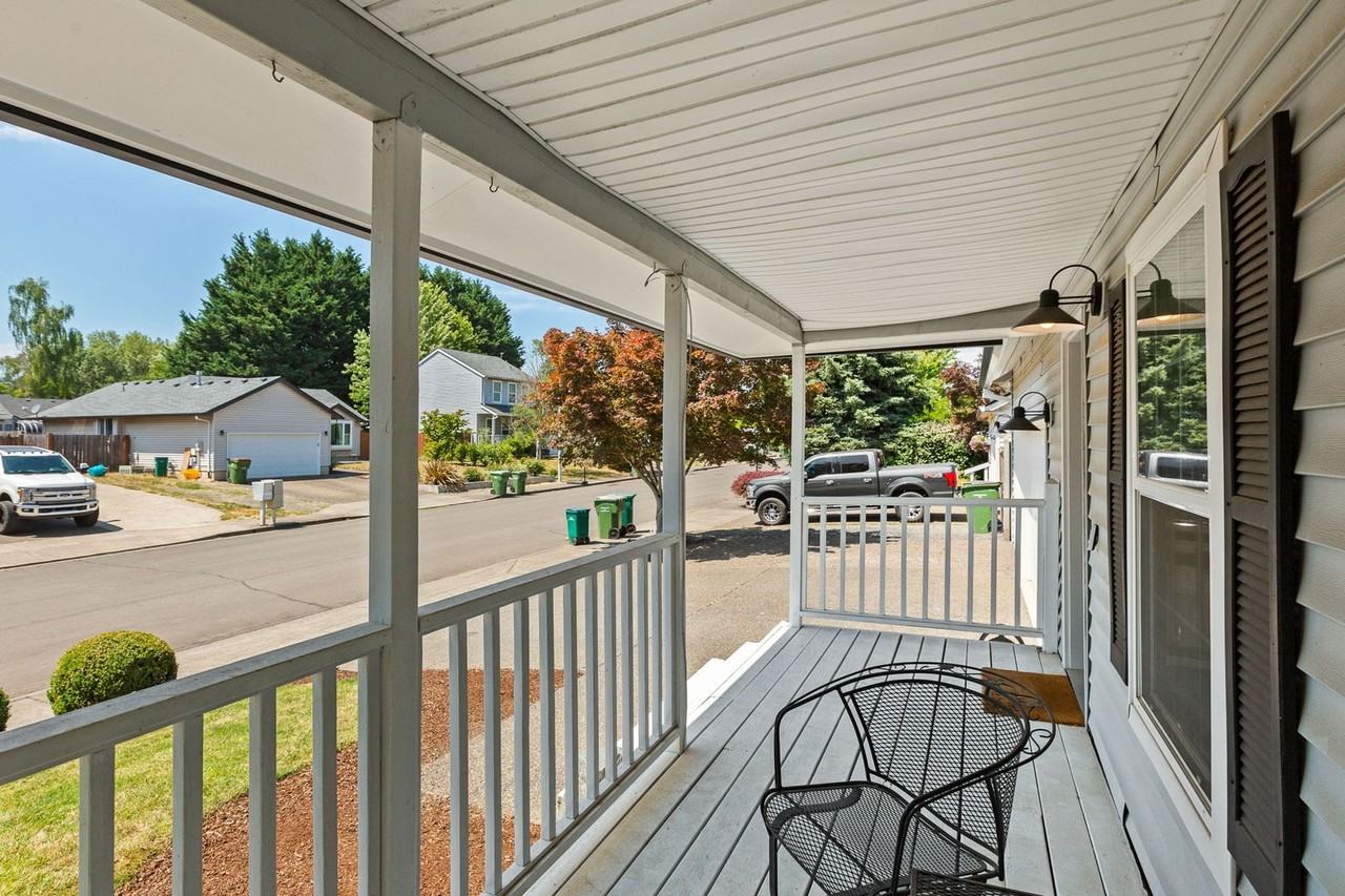 753 Se Boysen Ln - Photo 2 of 31