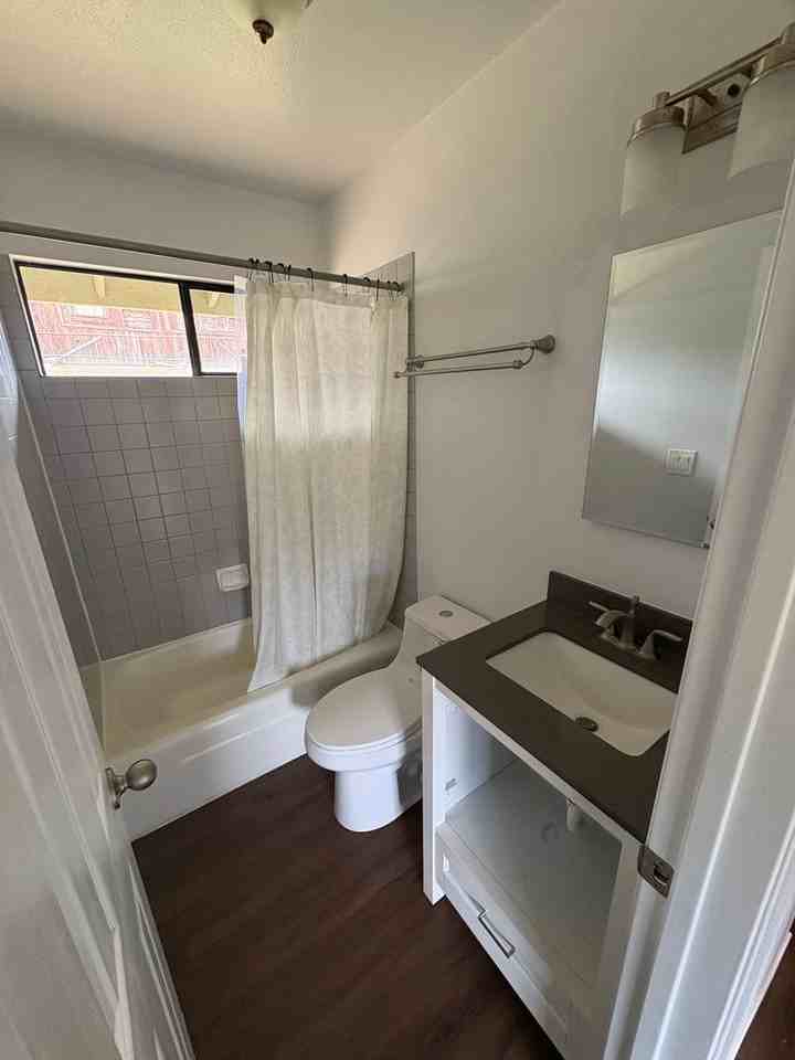 2289A W Vineyard St - Photo 2 of 6