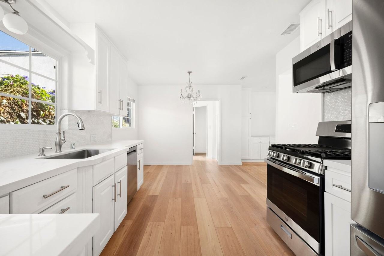 5237 Mecca Ave - Photo 3 of 19