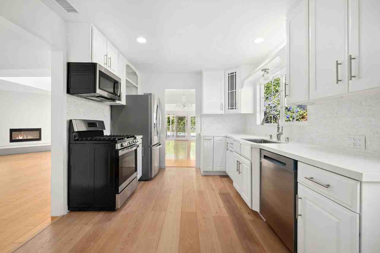 5237 Mecca Ave - Photo 4 of 19