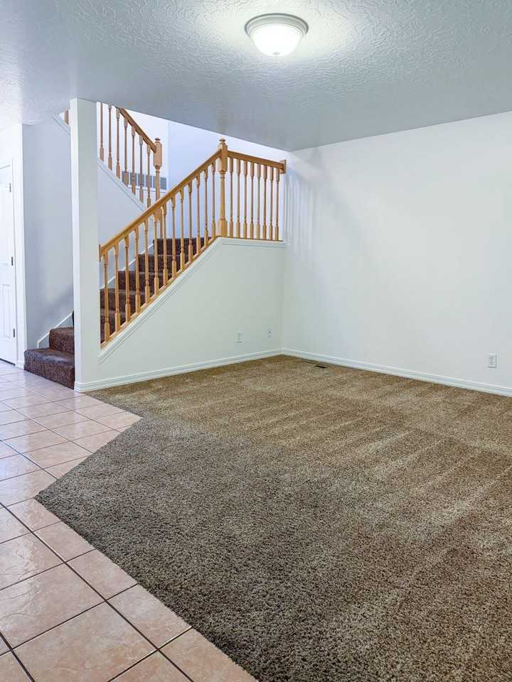 2105 Alan St #6 - Photo 4 of 10