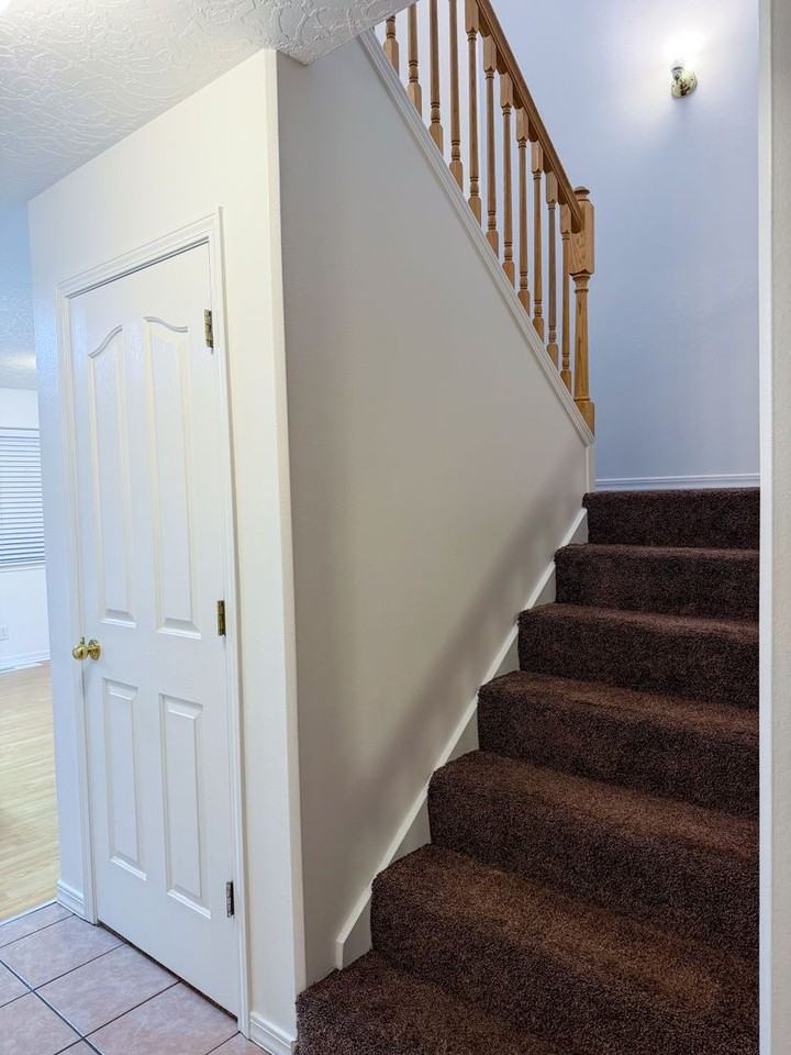 2105 Alan St #6 - Photo 6 of 10