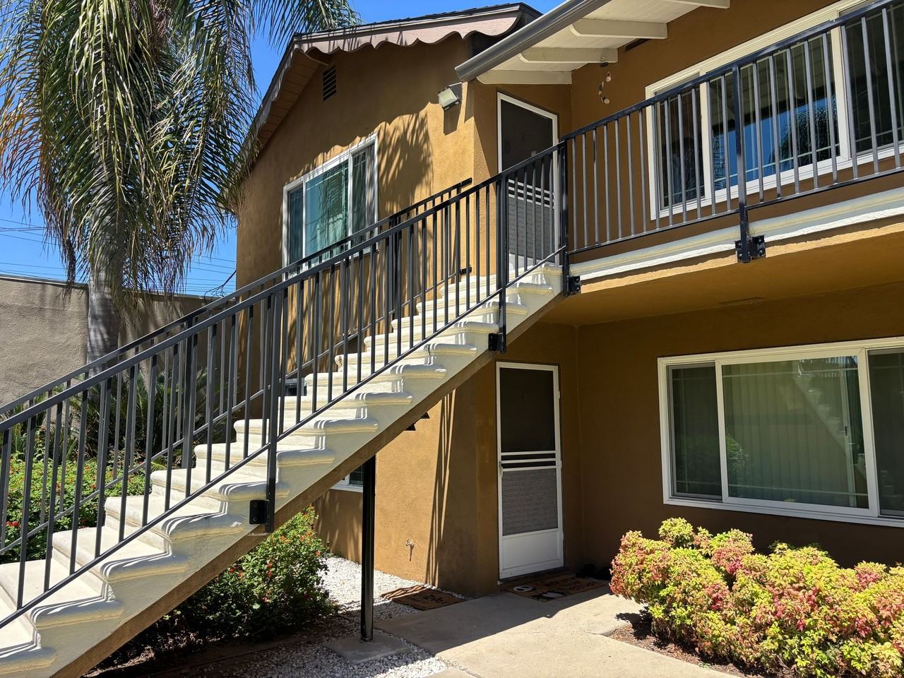 Glen Crest Apartments - Photo 2 of 6
