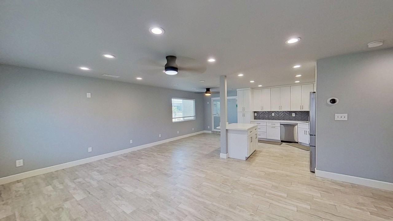 13922 Heidi St - Photo 4 of 25