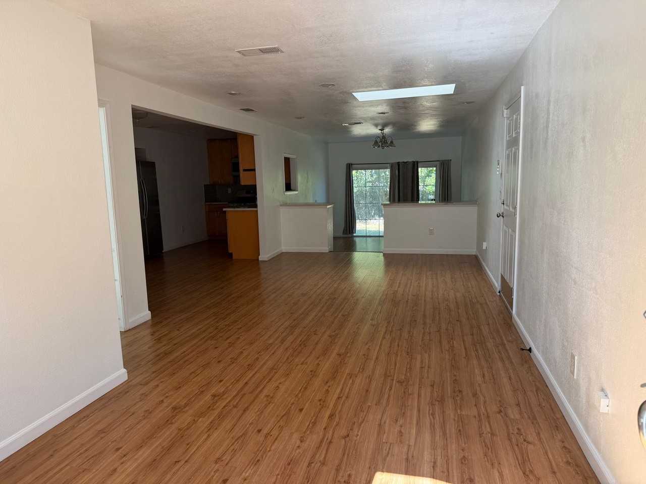 3829 Delaware Ave - Photo 3 of 33