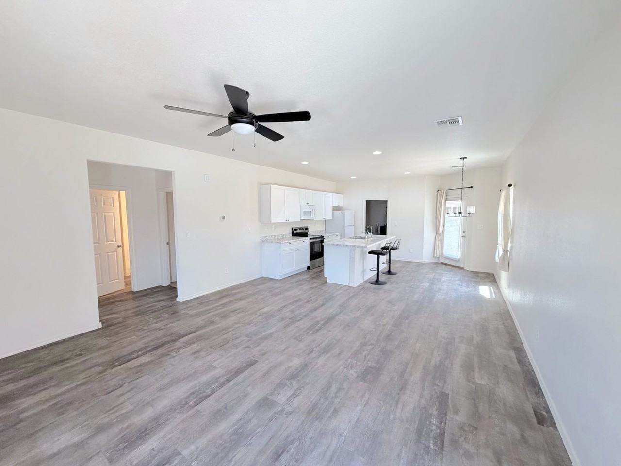 602 Camino Andres - Photo 4 of 20
