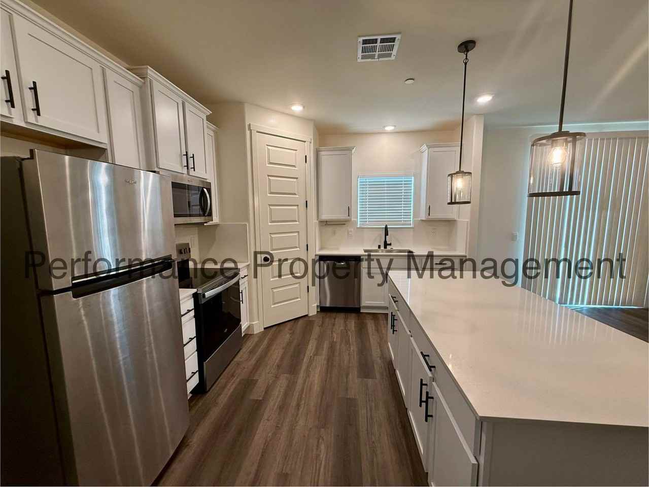 6915 Jewel Cave Ct - Photo 4 of 20