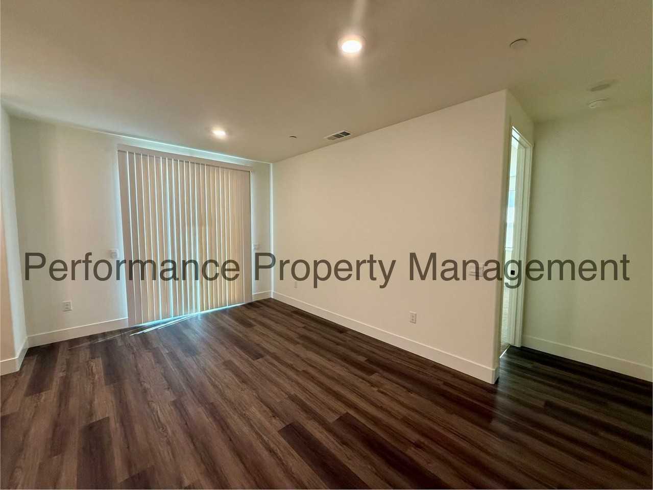 6915 Jewel Cave Ct - Photo 5 of 20