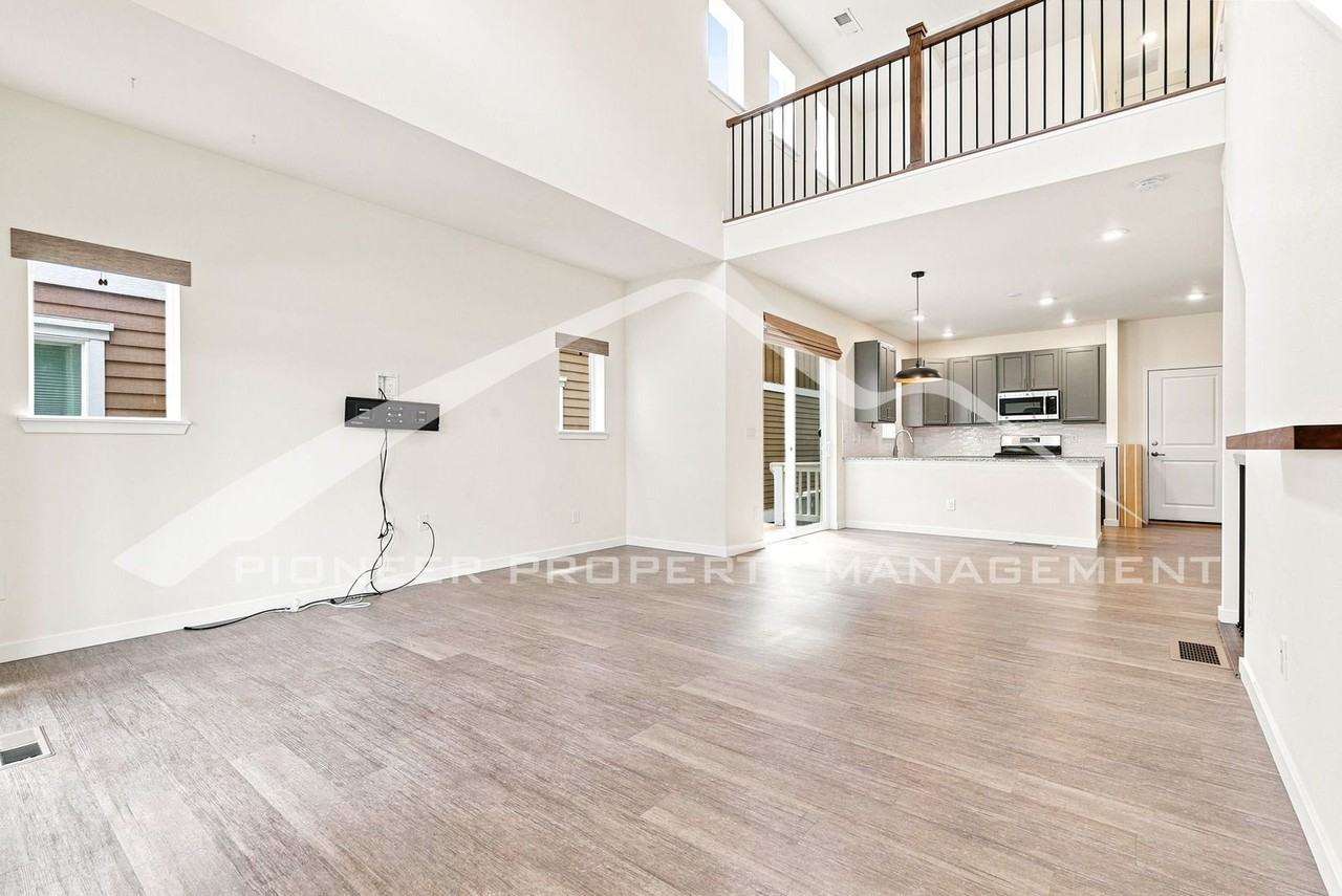 2883 S Fox St - Photo 4 of 29