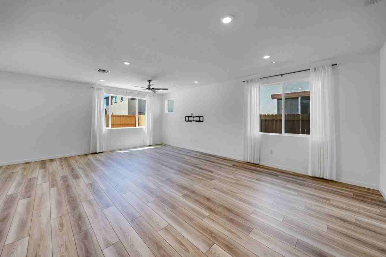 7650 Kobuk Valley Cir - Photo 3 of 42