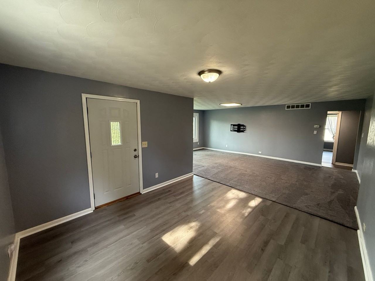 7149 Stellhorn Rd - Photo 4 of 27