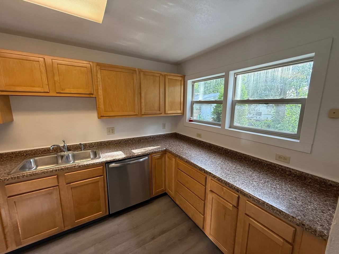 7149 Stellhorn Rd - Photo 7 of 27