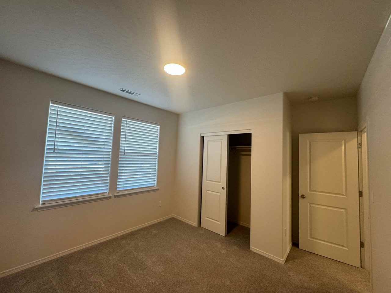 2303 S 58th Ave - Photo 7 of 17