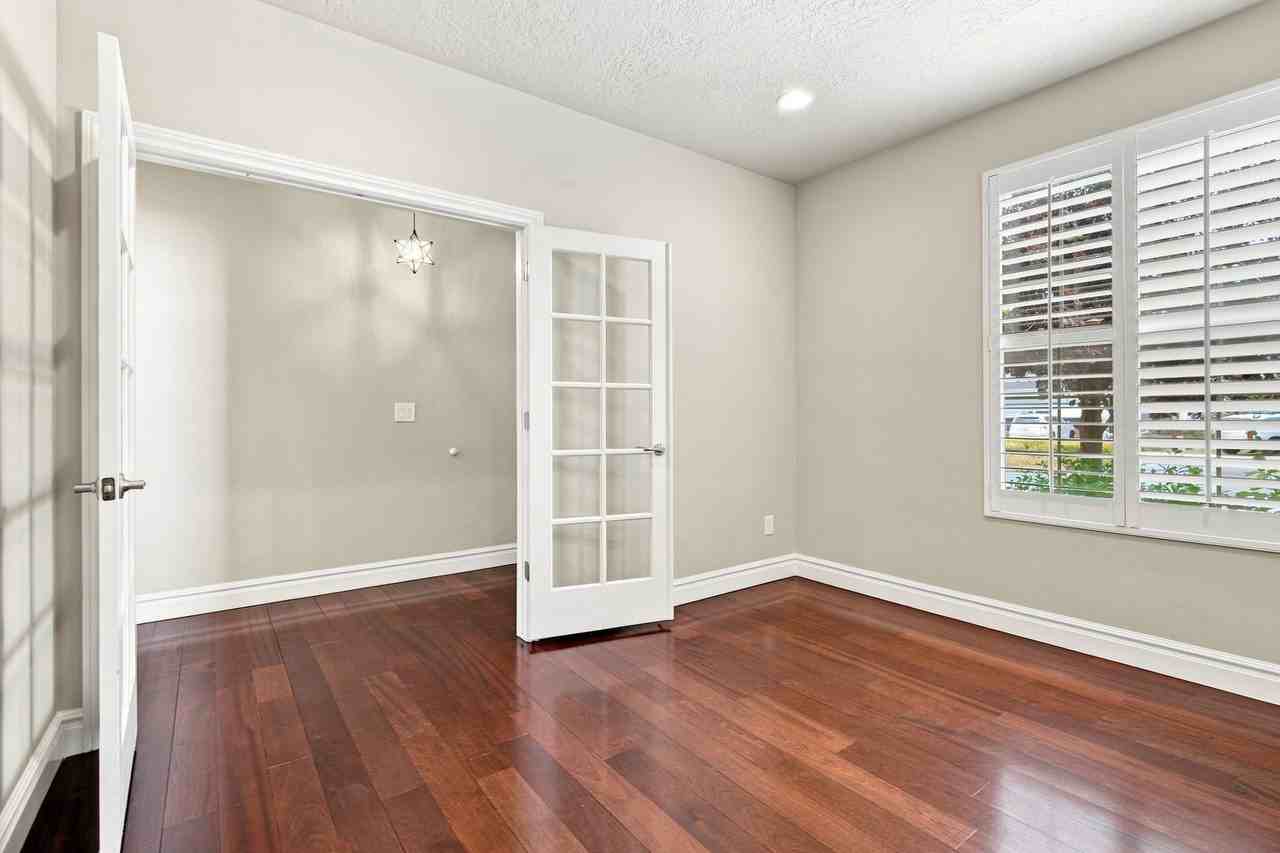 1360 E Foxmont Ln - Photo 5 of 34