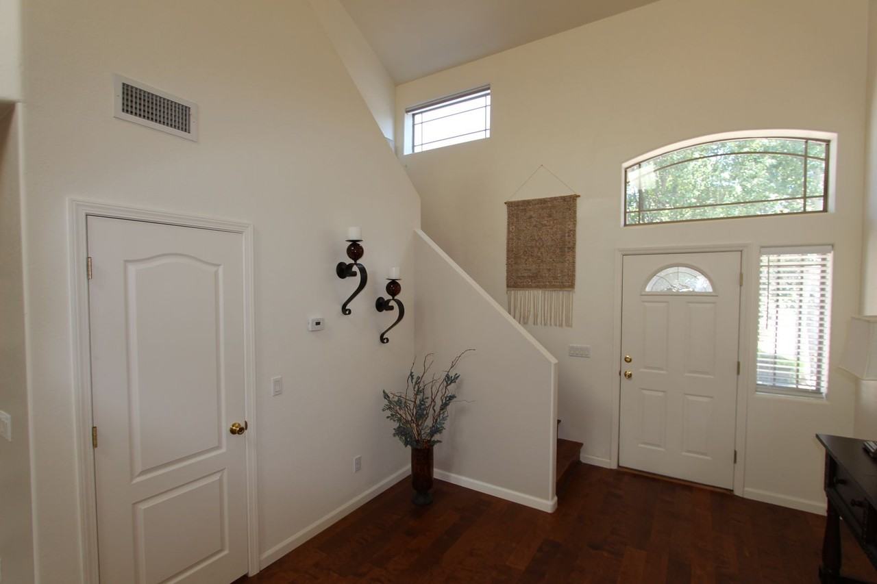 1897 W Camelot Dr - Photo 6 of 26
