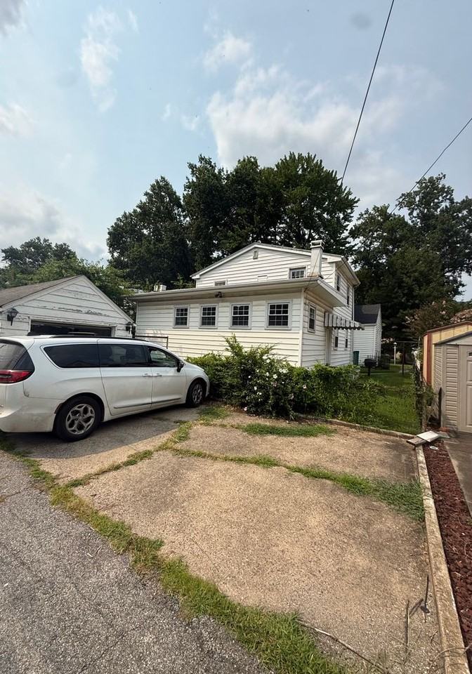 3821 Staunton Ave Se - Photo 2 of 25