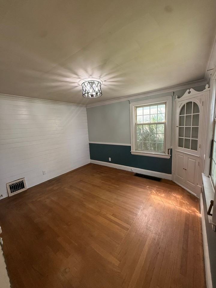 3821 Staunton Ave Se - Photo 4 of 25