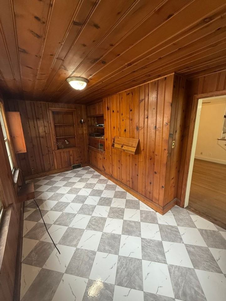 3821 Staunton Ave Se - Photo 7 of 25