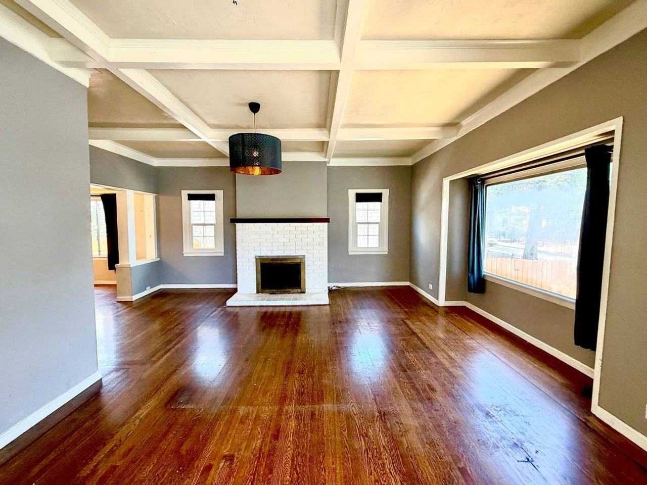 2611 Coolidge Ave - Photo 4 of 25