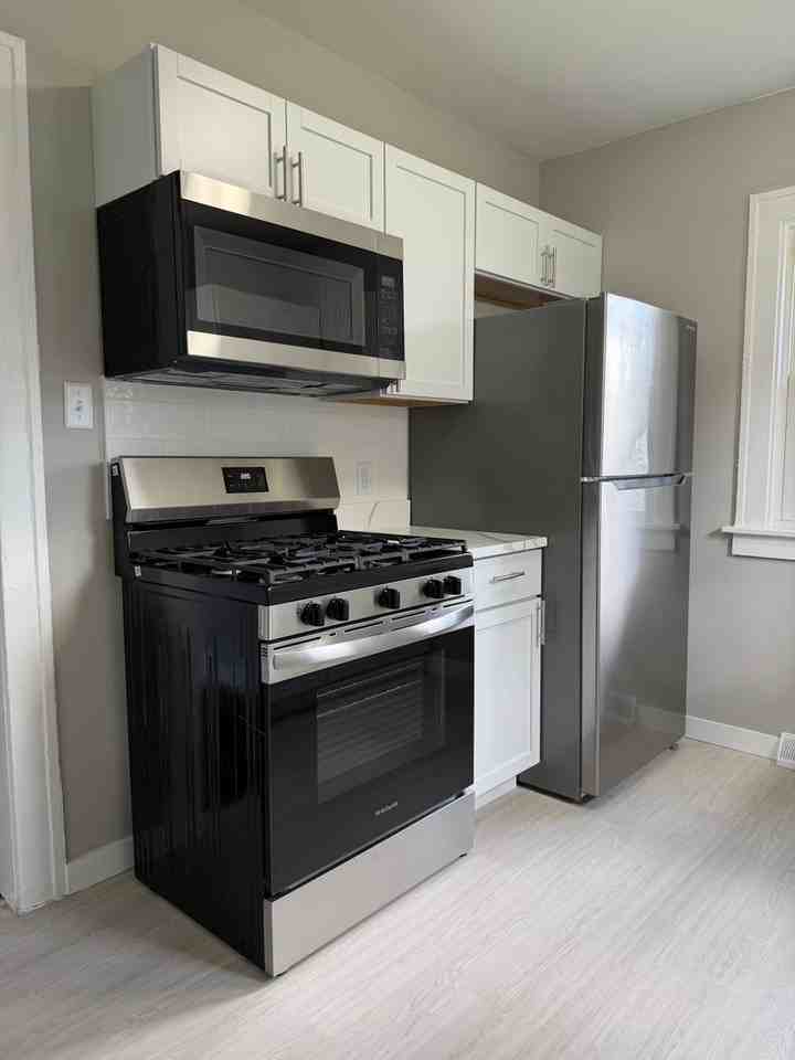3509 Buchanan St - Photo 4 of 11