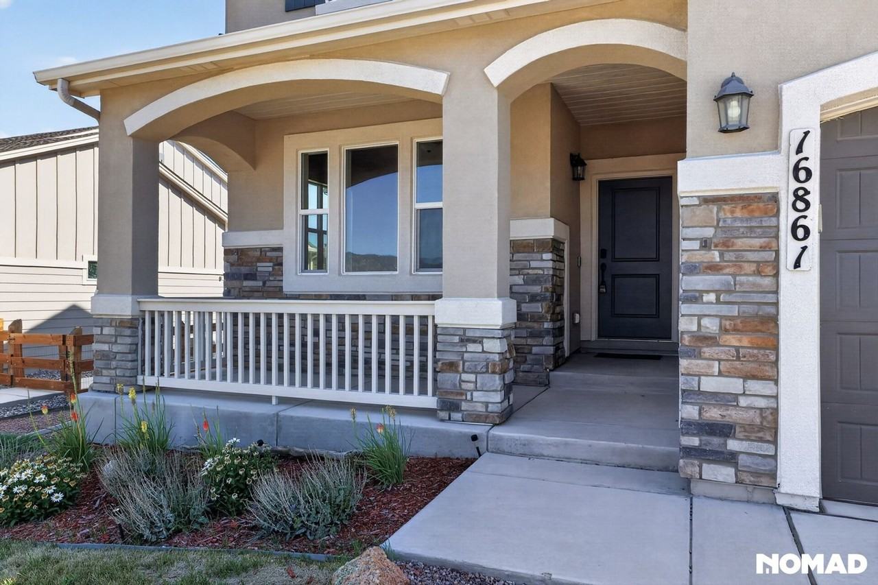 16861 New Autumn Dr - Photo 3 of 40