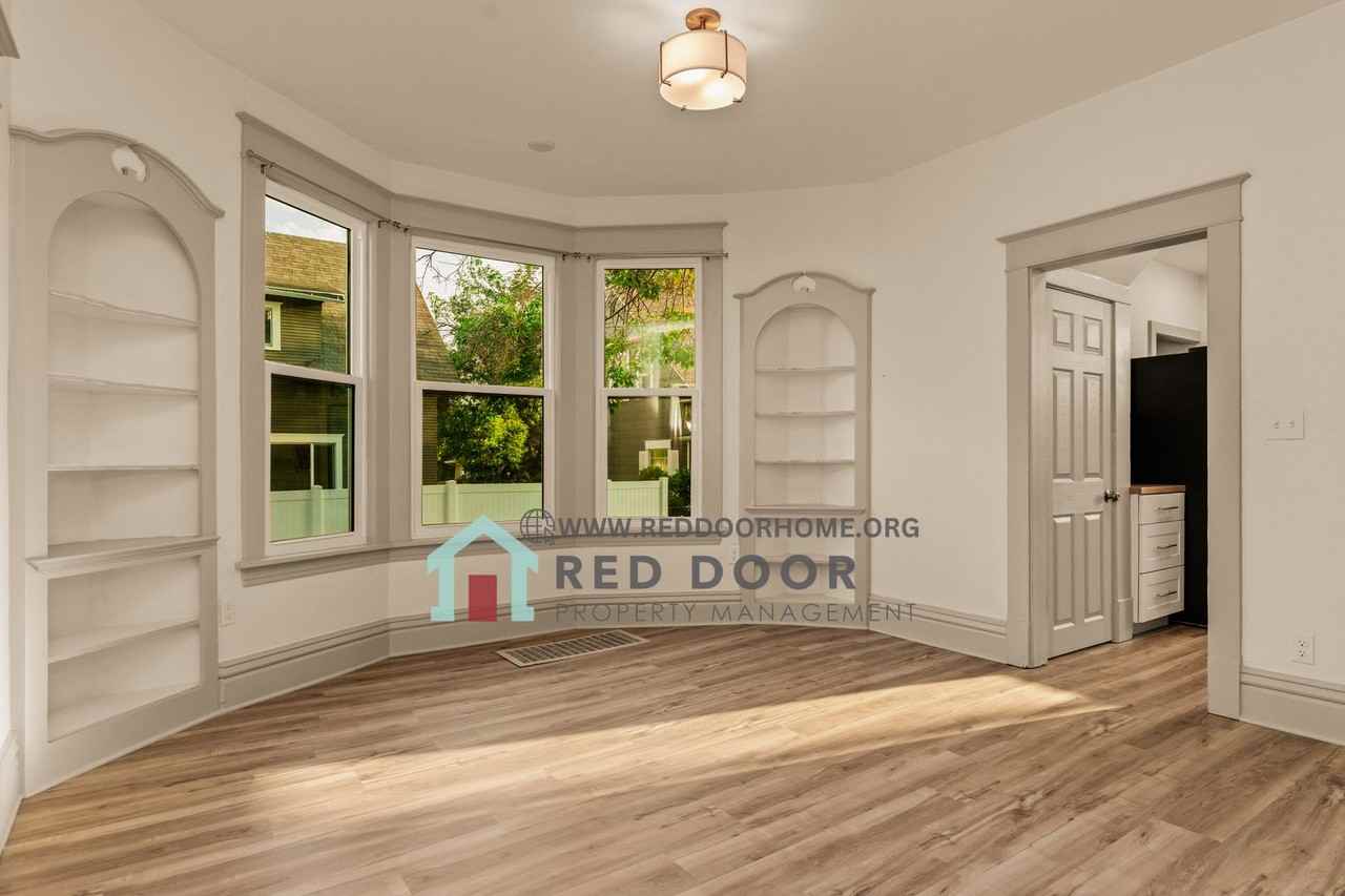 216 10th St S - Photo 4 of 12