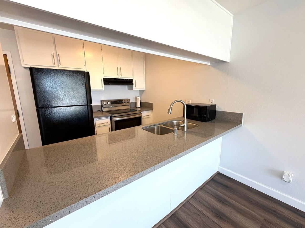 8034 Linda Vista Rd #2V - Photo 5 of 12