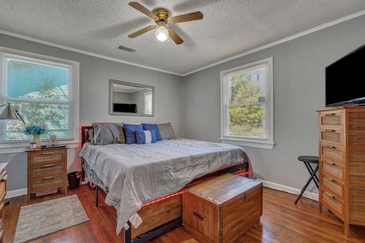 2211 Hawthorne St - Photo 7 of 10