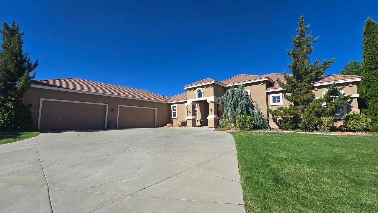 5265 N Elk River Rd - Photo 4 of 39