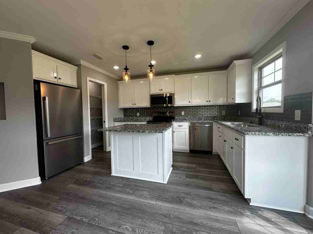103 Brenda Ln - Photo 3 of 23