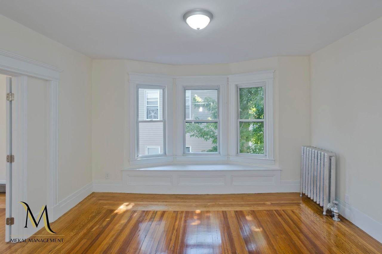 20 Sachem St - Photo 2 of 30