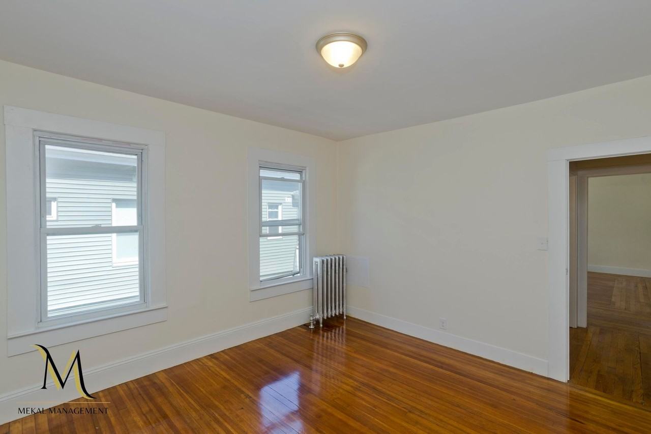 20 Sachem St - Photo 3 of 30