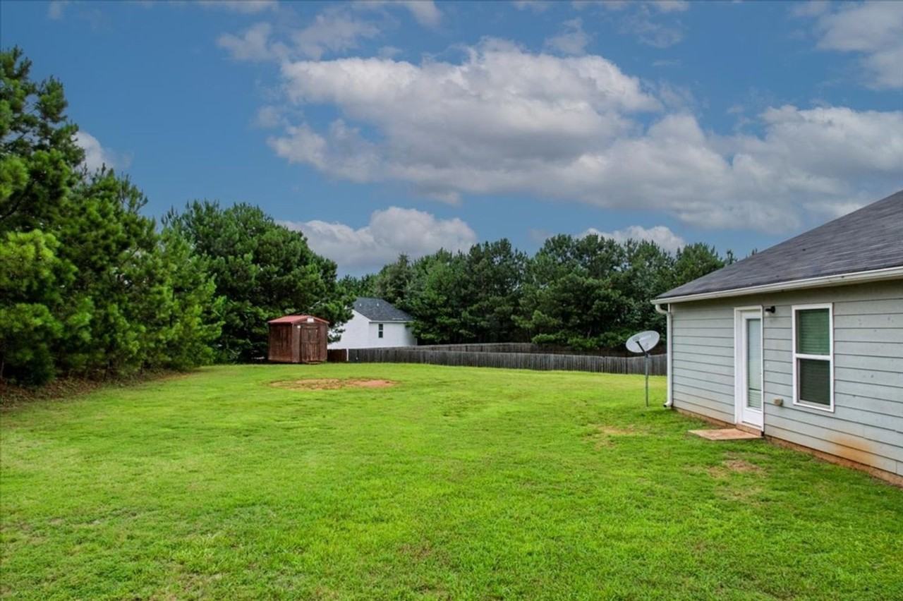 1715 Cheryl Ln - Photo 3 of 32
