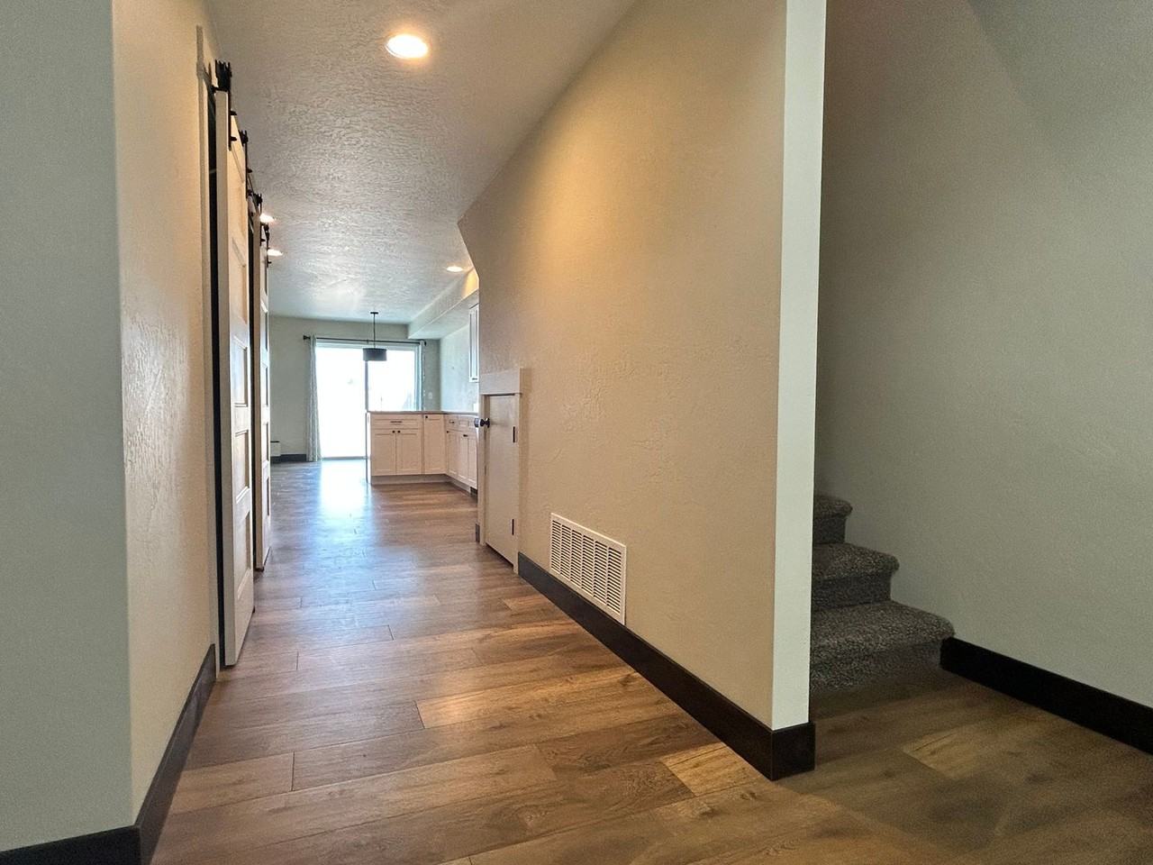 823 Lake Francis Dr - Photo 2 of 27