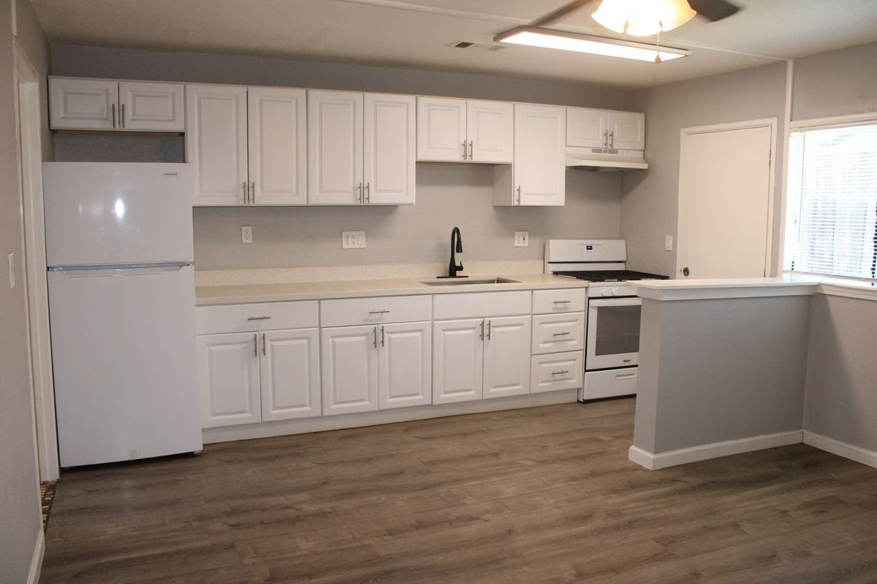 53 Alturas Ave #B - Photo 4 of 19