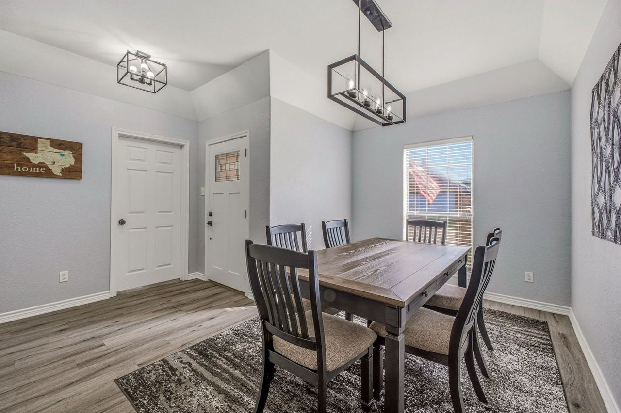1703 Sully Ct - Photo 6 of 19