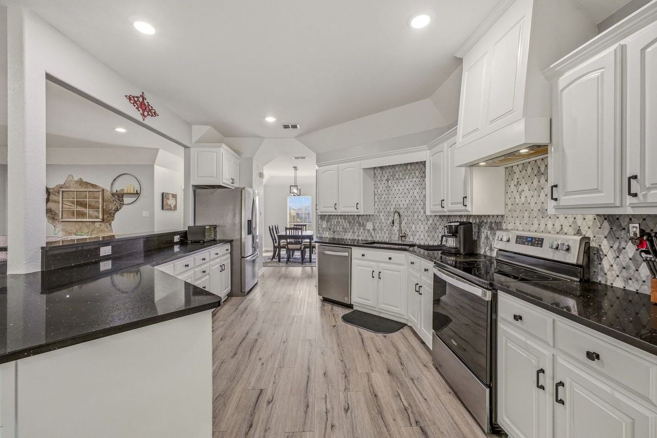 1703 Sully Ct - Photo 7 of 19
