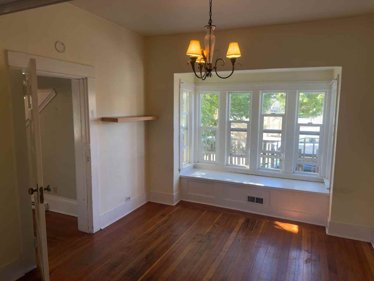 4853 Ne 6th Ave - Photo 5 of 34
