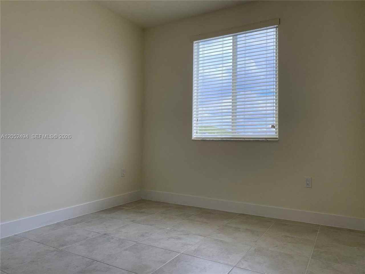 6455 Nw 103rd Pl - Photo 4 of 12