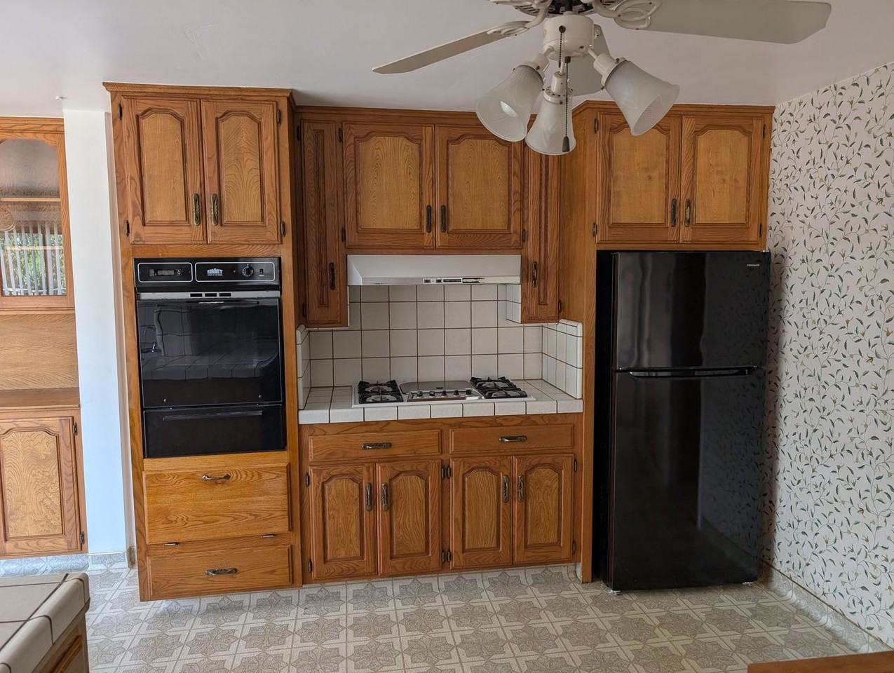 7262 S Cedar Ave - Photo 3 of 29