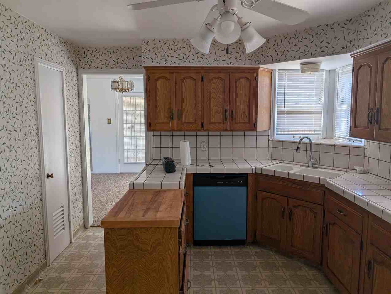 7262 S Cedar Ave - Photo 6 of 29