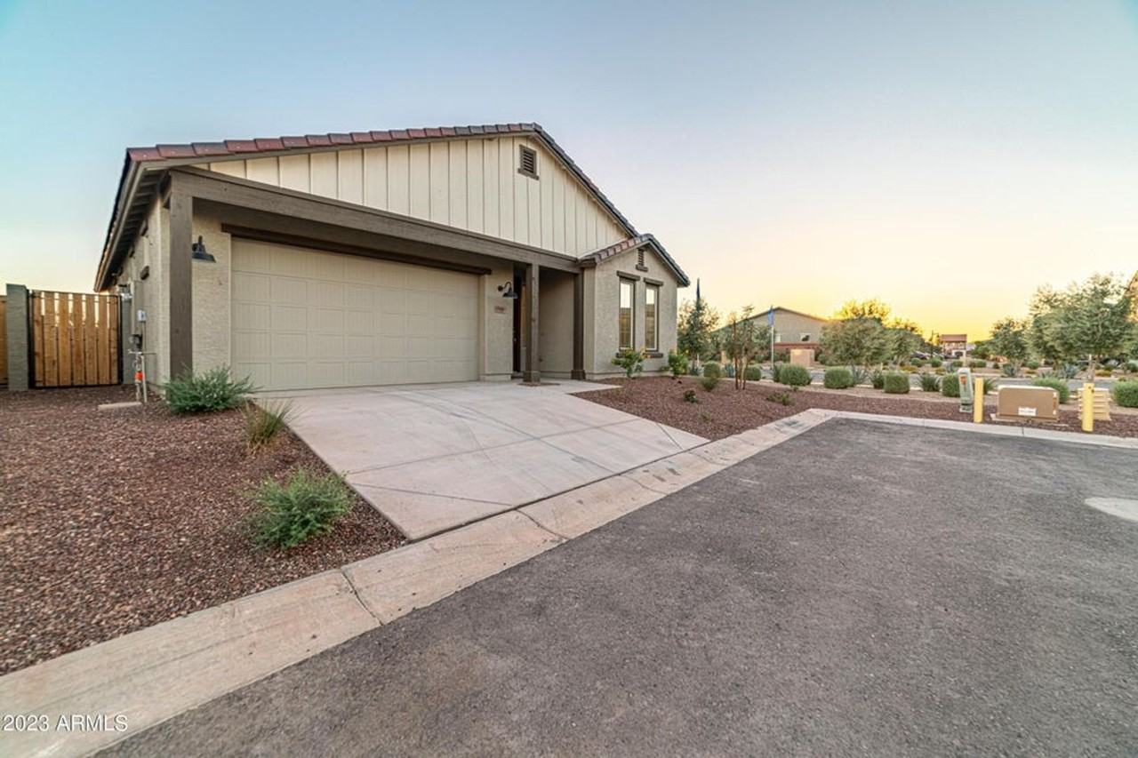 15085 W Desert Bloom St - Photo 2 of 26