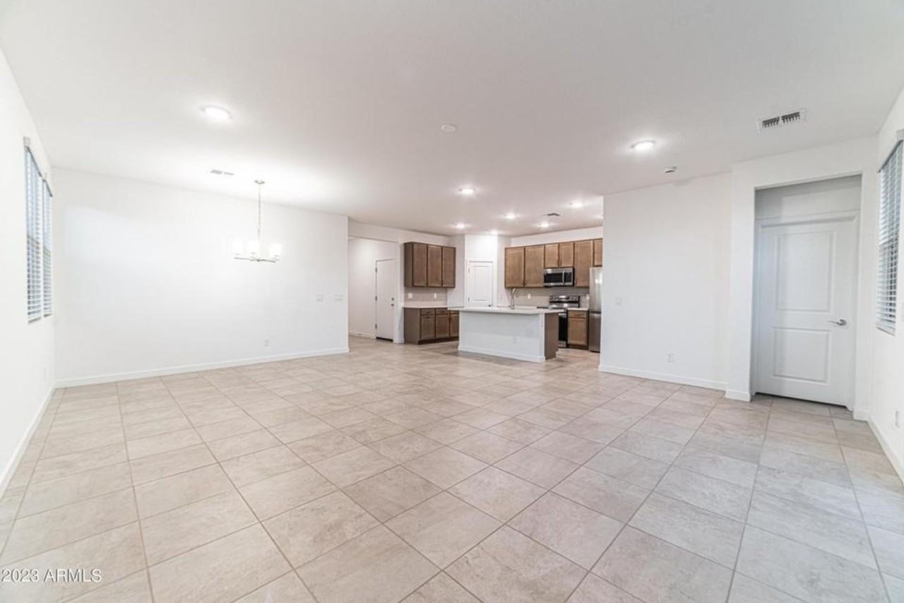 15085 W Desert Bloom St - Photo 3 of 26