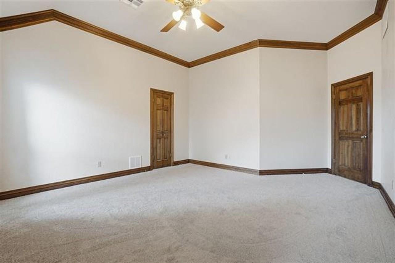 3006 Ne Heritage Dr - Photo 2 of 34