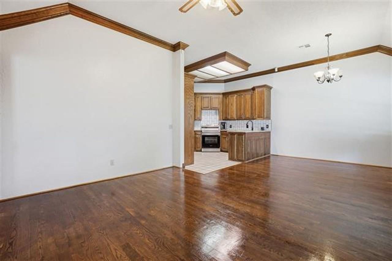 3006 Ne Heritage Dr - Photo 5 of 34