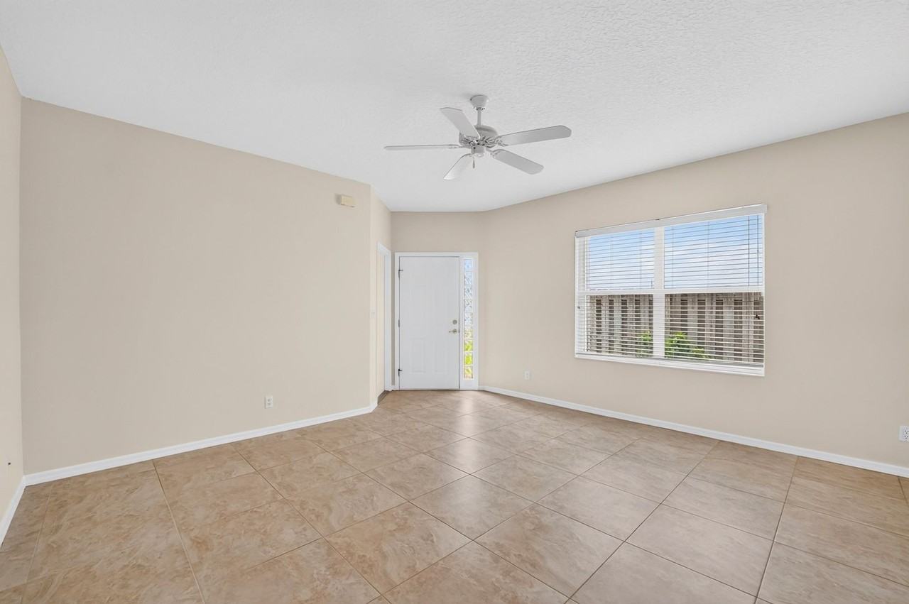506 Tyler Ave - Photo 5 of 49