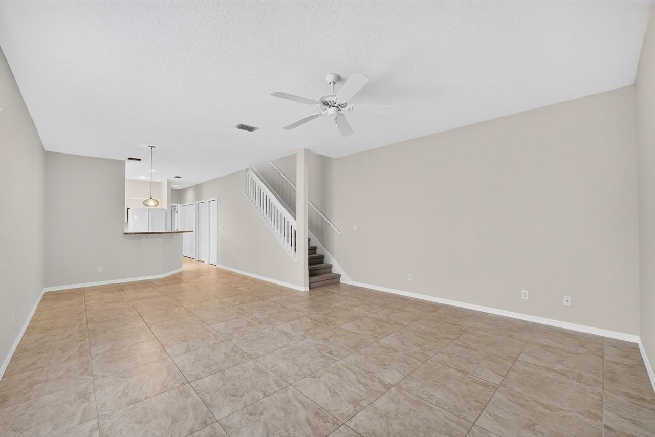 506 Tyler Ave - Photo 6 of 49